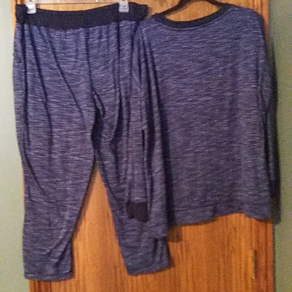 Women's Secret Treasures Pajama Separates - Picture 6 of 9
